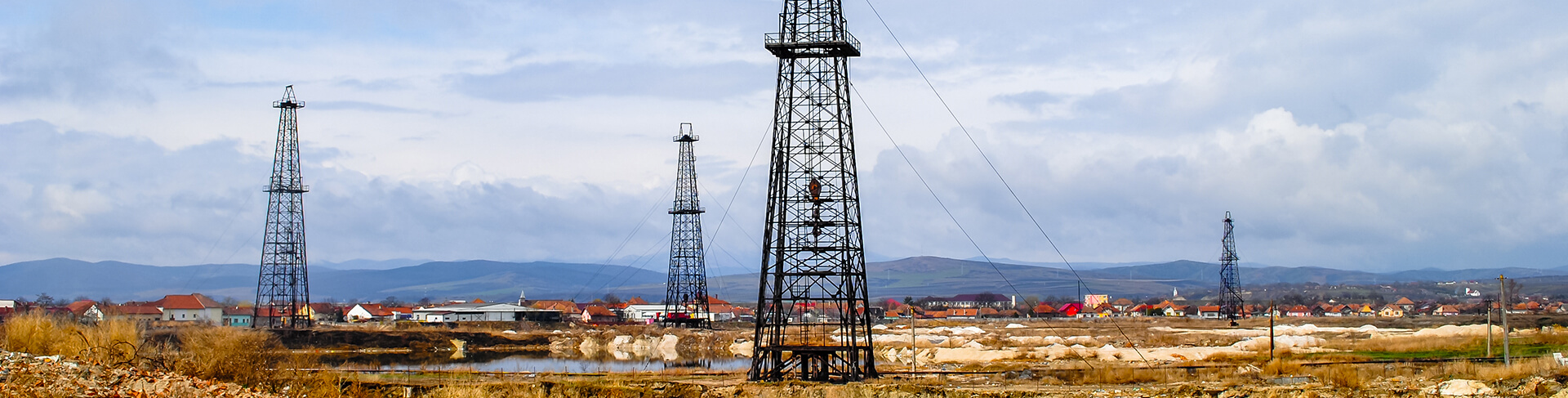 shale-oil-rig